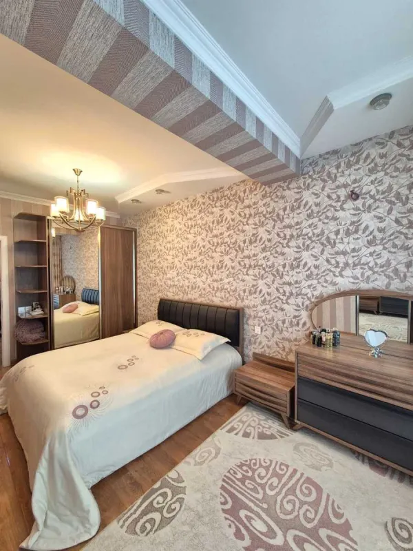 Satılır 2 otaqlı mənzil 57 m²