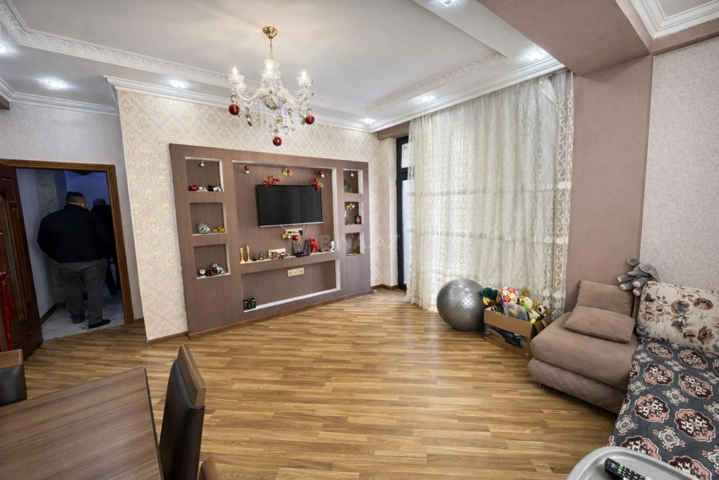 Satılır 3 otaqlı mənzil 96 m²