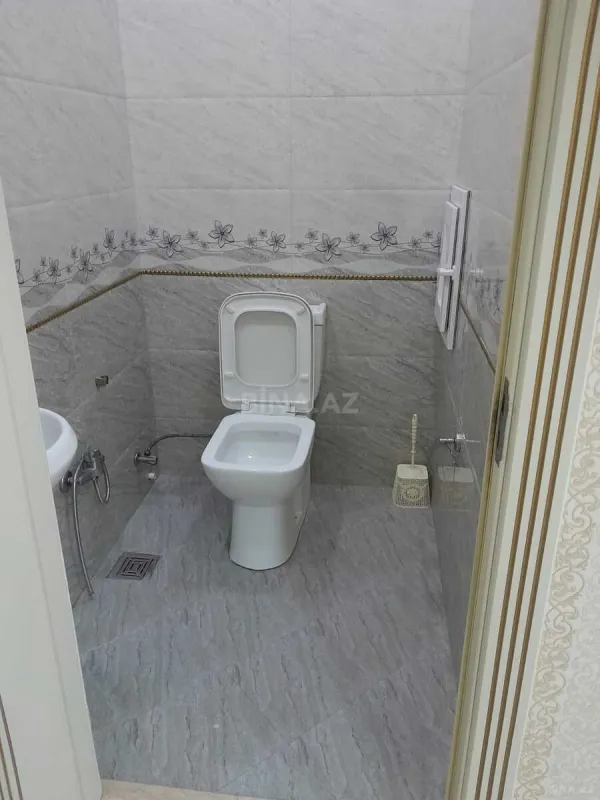 Satılır 3 otaqlı mənzil 138 m²