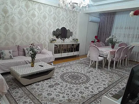 Satılır 3 otaqlı mənzil 138 m² — Bakı, İnşaatçılar 3 otaq 138.00 m²