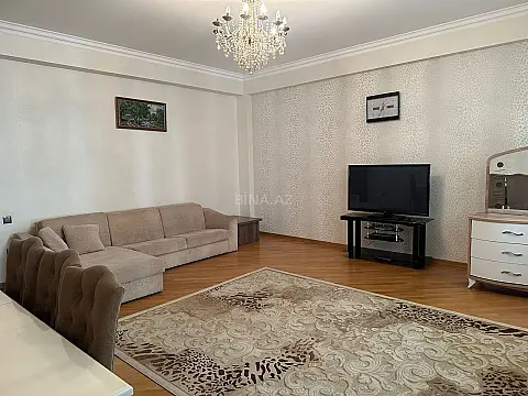 Kirayə verilir 2 otaqlı mənzil 105 m²