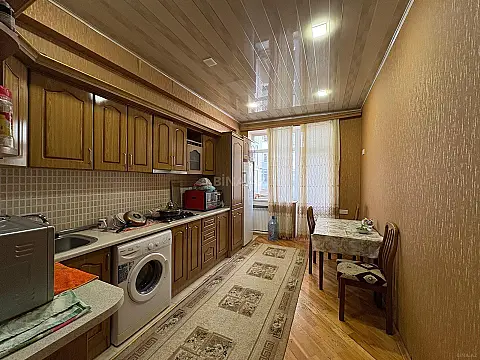 Kirayə verilir 2 otaqlı mənzil 96 m²