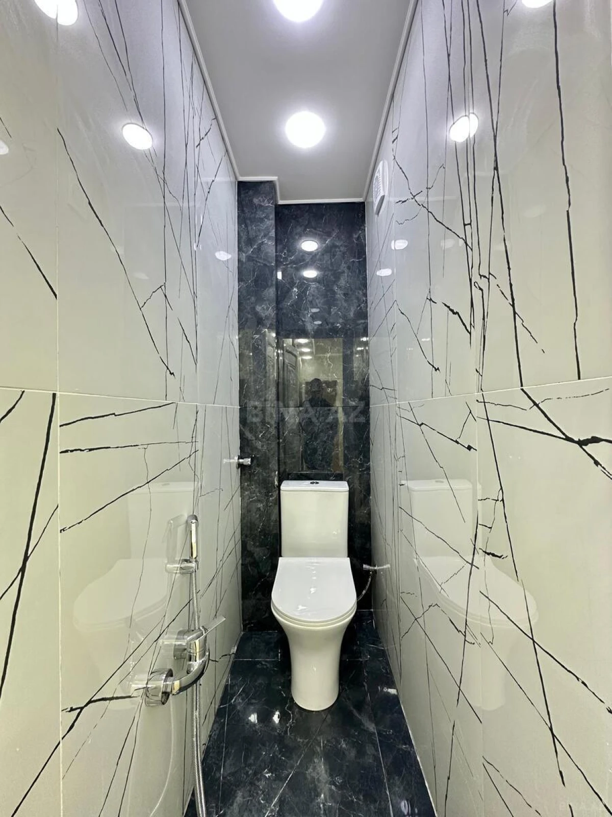 Satılır 2 otaqlı mənzil 65 m²