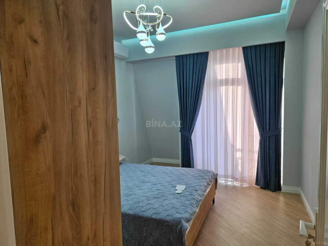 Kirayə verilir 3 otaqlı mənzil 130 m²