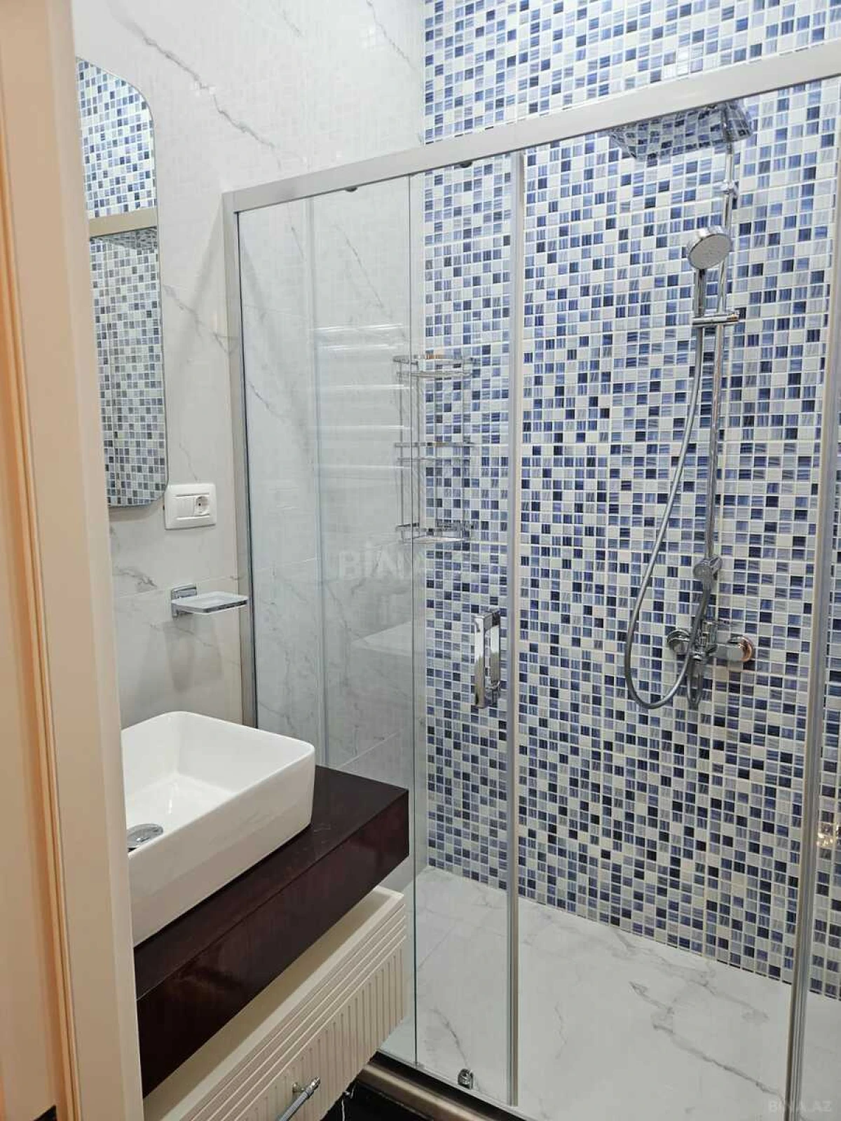 Kirayə verilir 3 otaqlı mənzil 130 m²