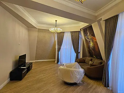 Kirayə verilir 3 otaqlı mənzil 130 m²
