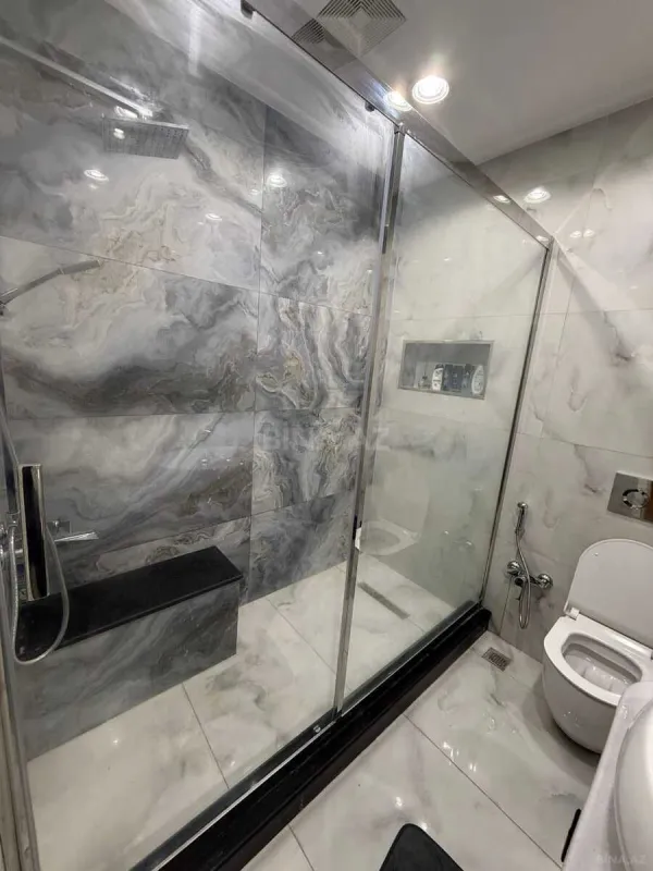 Kirayə verilir 2 otaqlı mənzil 80 m²