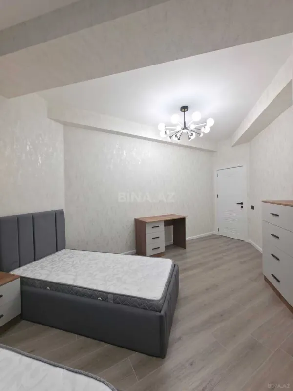 Satılır 3 otaqlı mənzil 109 m²