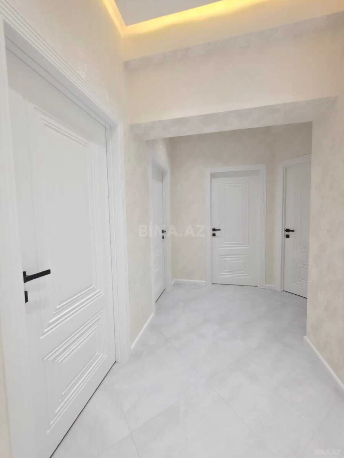 Satılır 3 otaqlı mənzil 109 m²