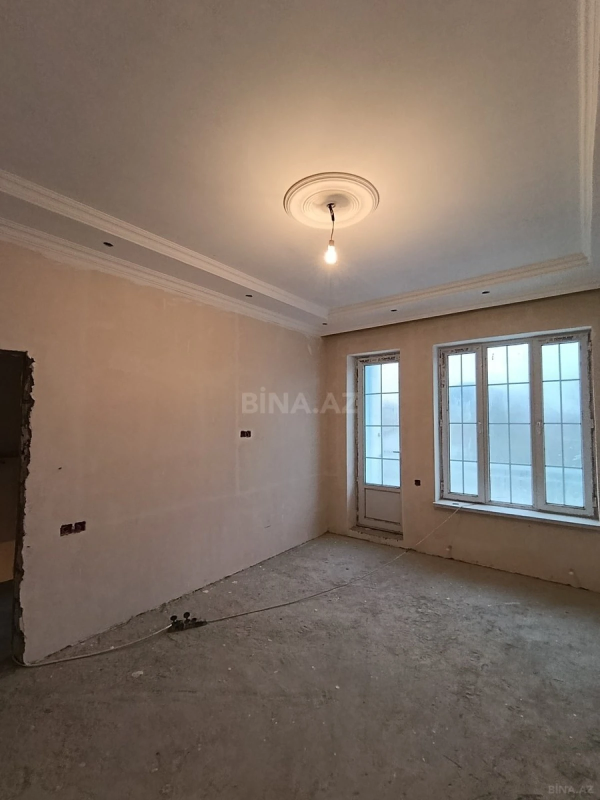Satılır 4 otaqlı həyət evi 115 m²