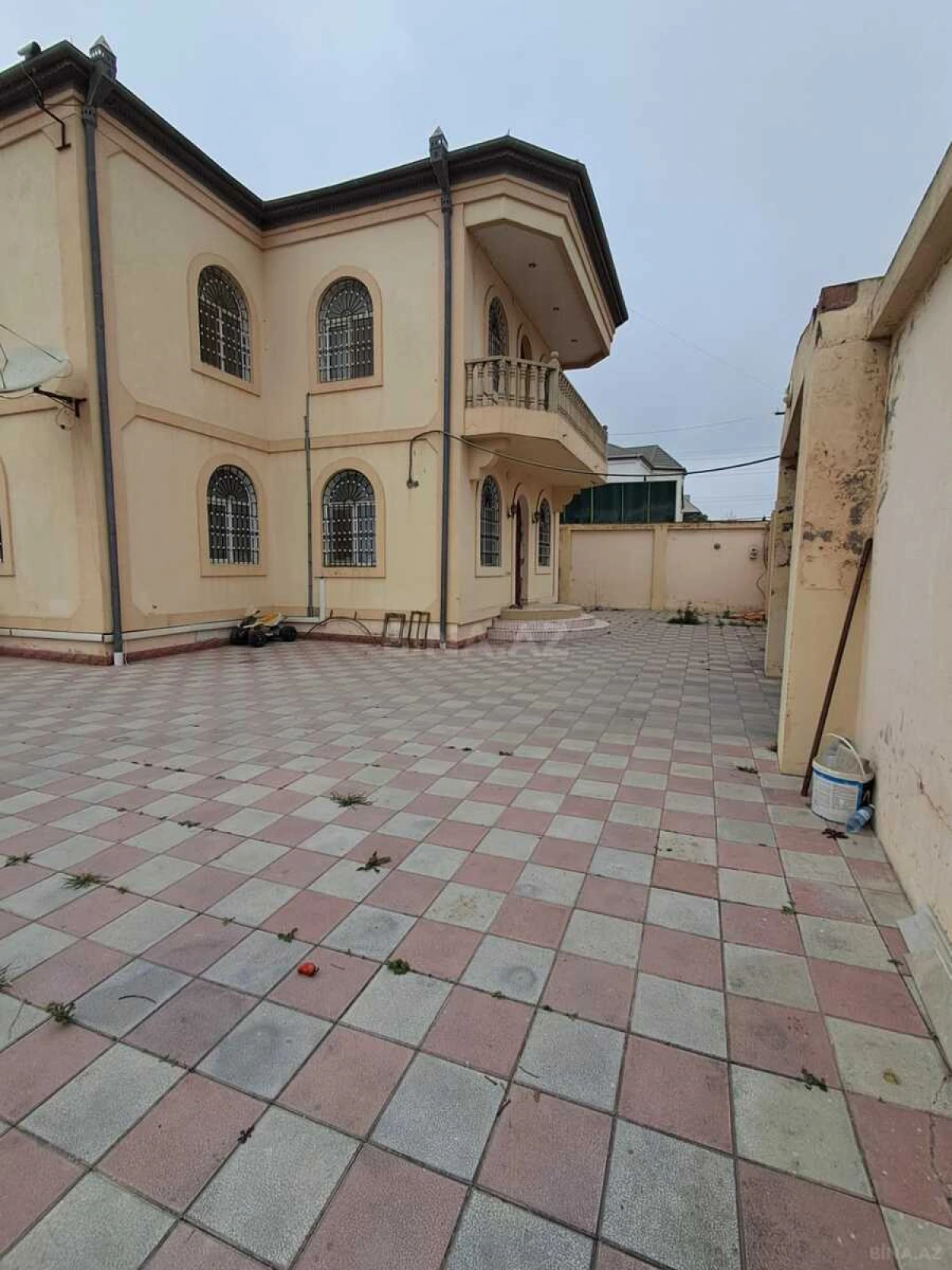 Satılır 7 otaqlı həyət evi 320 m²