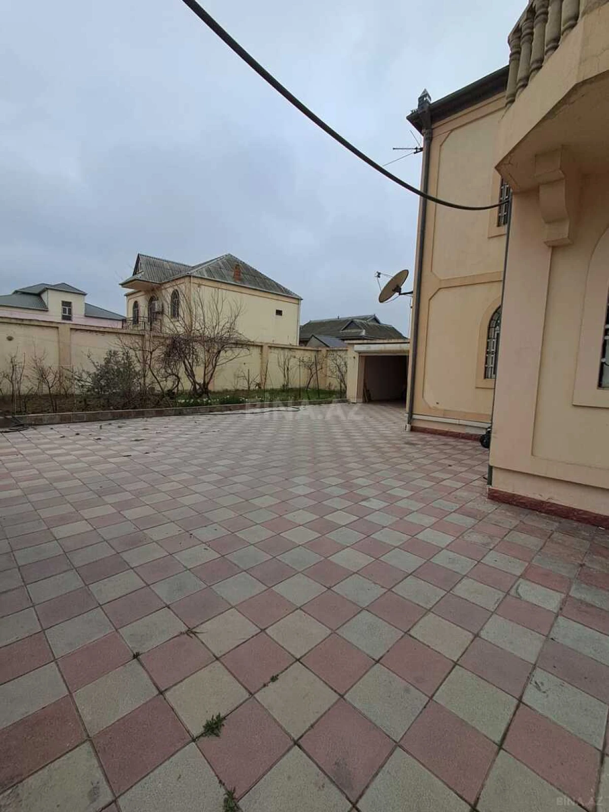 Satılır 7 otaqlı həyət evi 320 m²