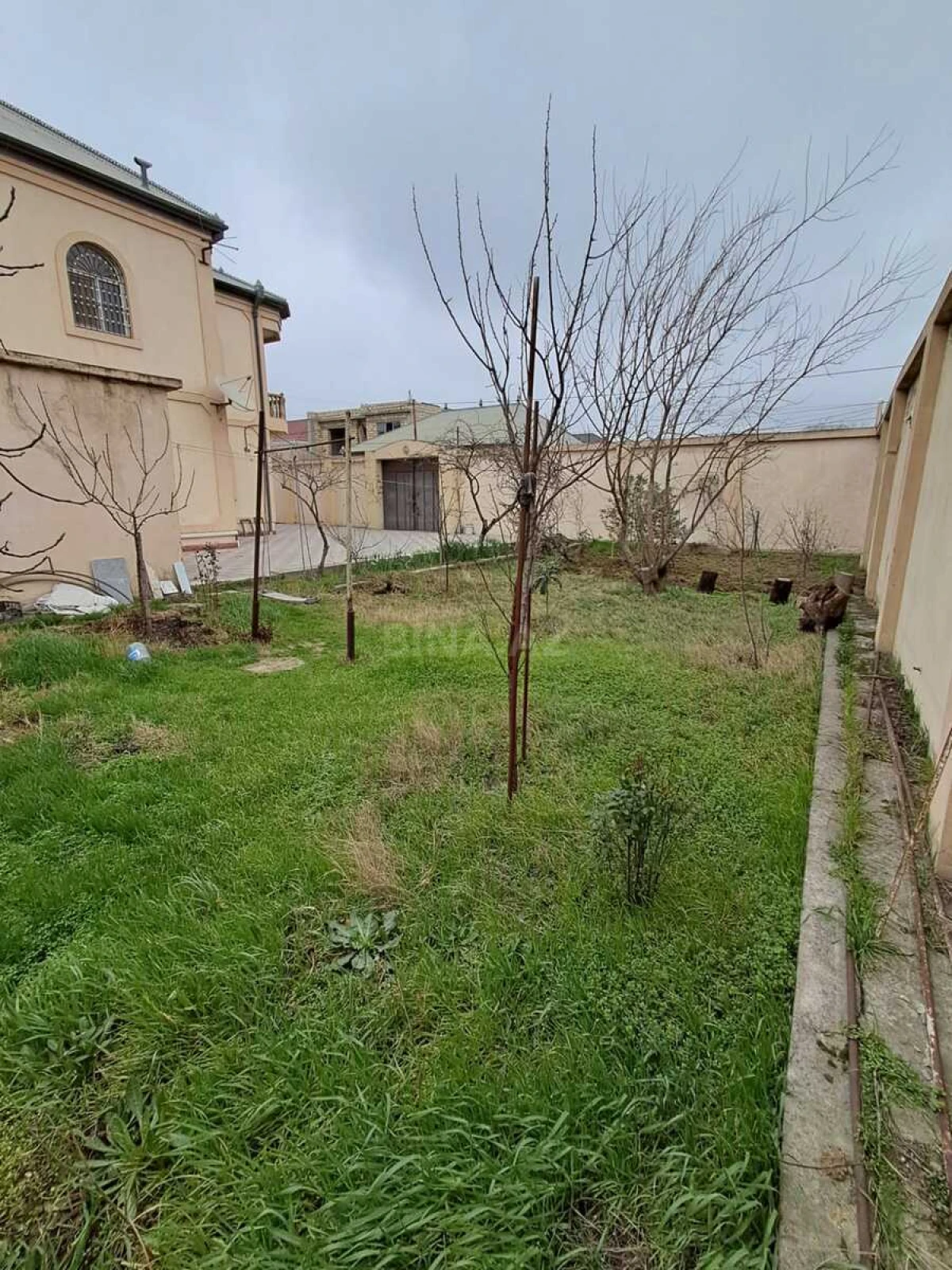 Satılır 7 otaqlı həyət evi 320 m²