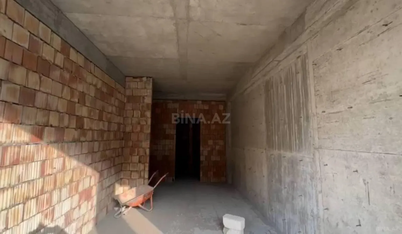 Satılır 3 otaqlı mənzil 134 m²