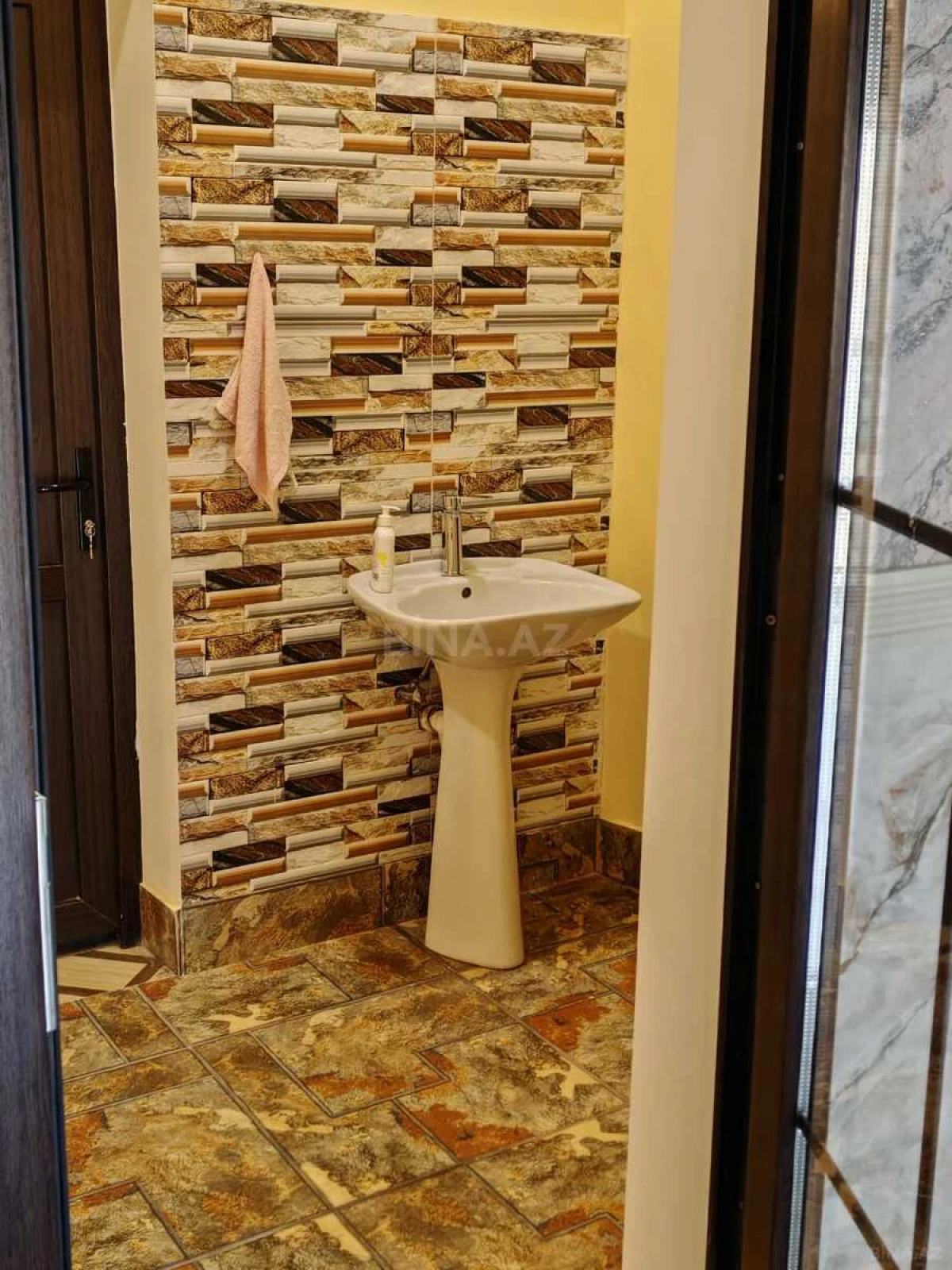 Satılır obyekt 170 m²