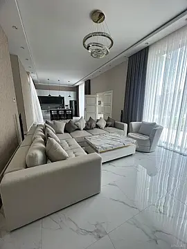 Kirayə verilir 12 otaqlı həyət evi 1200 m²