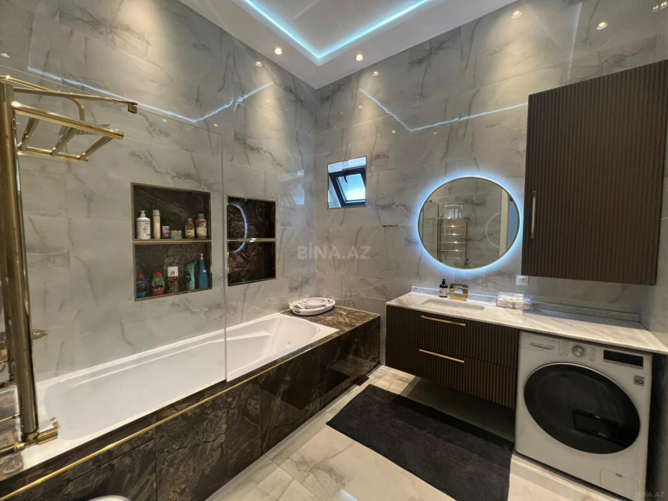 Kirayə verilir 12 otaqlı həyət evi 1200 m²