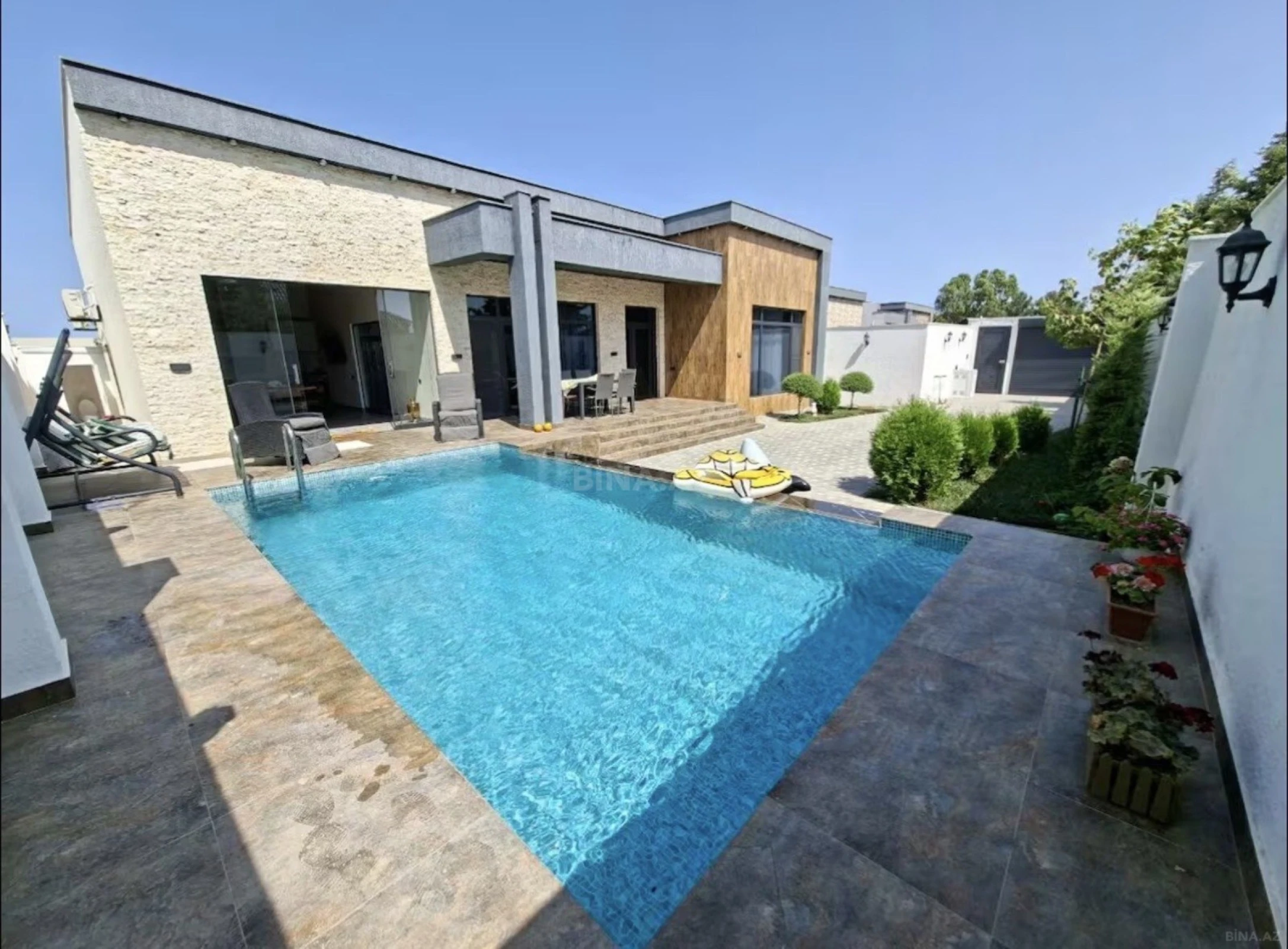 Kirayə verilir 4 otaqlı həyət evi 220 m²