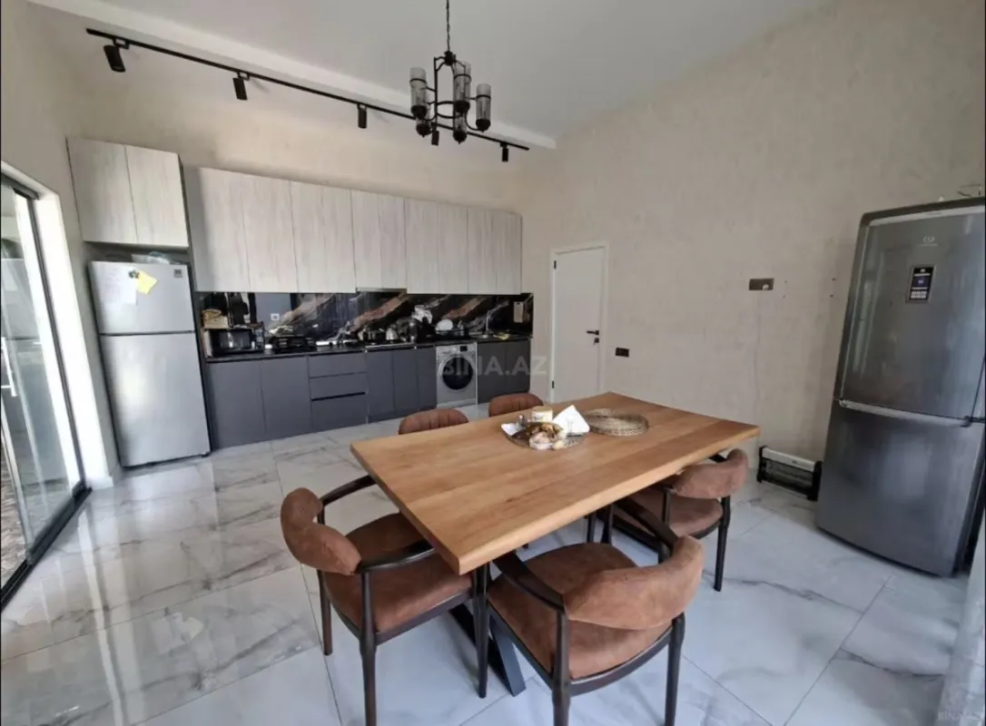 Kirayə verilir 4 otaqlı həyət evi 220 m²