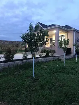 Satılır 4 otaqlı həyət evi 150 m²