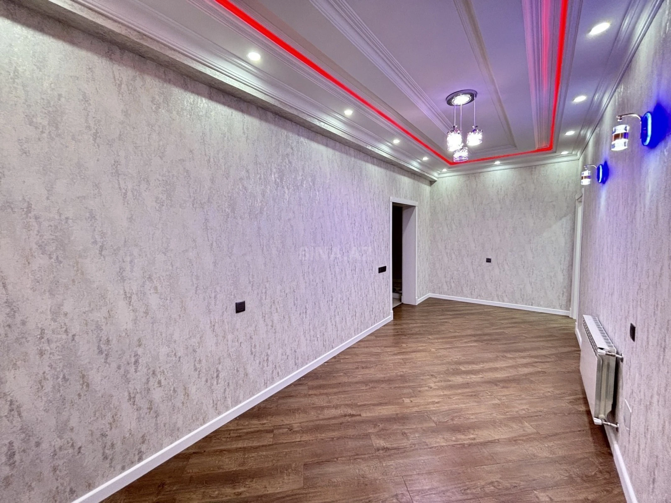 Satılır 2 otaqlı mənzil 100 m²