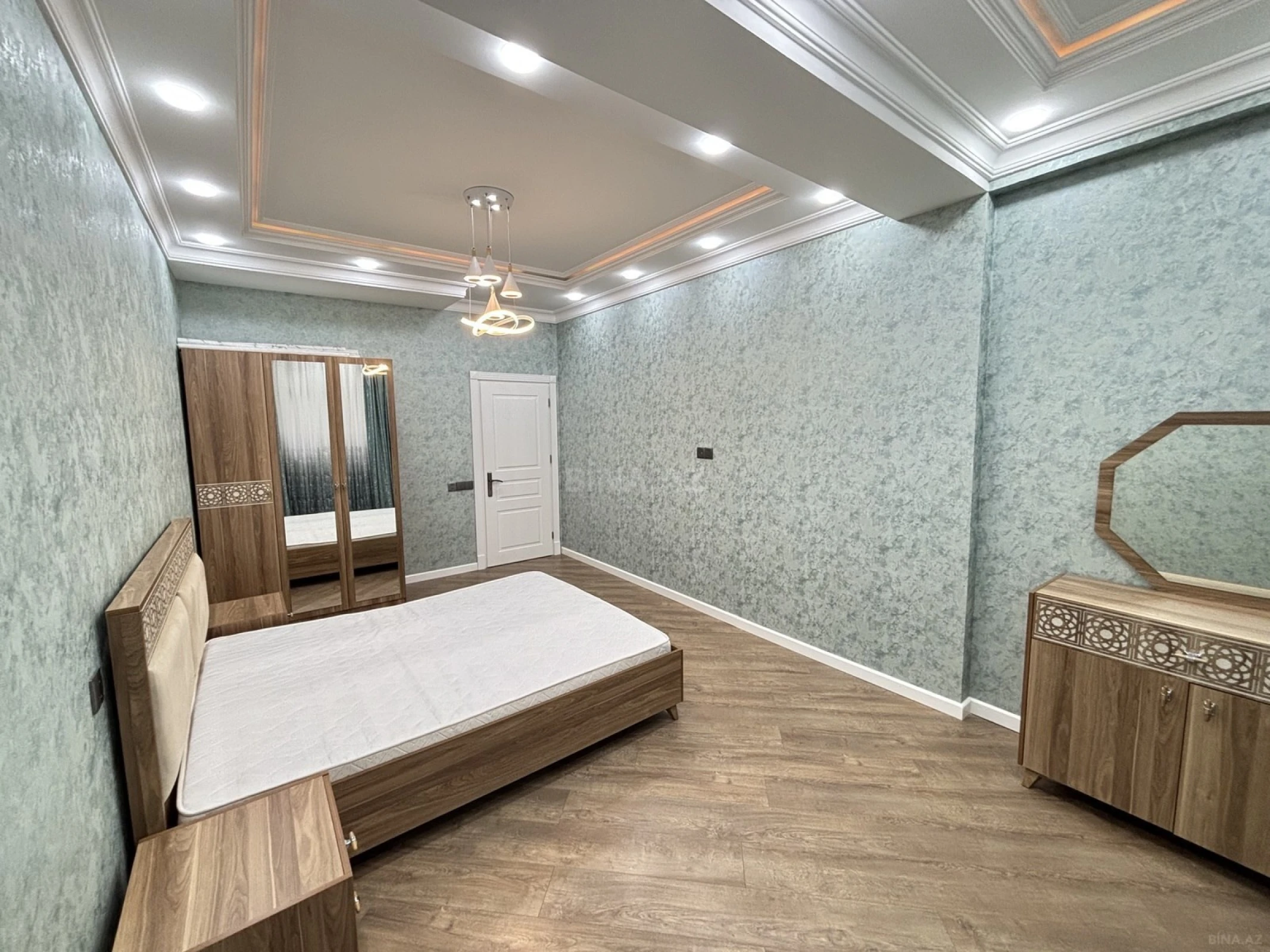 Satılır 2 otaqlı mənzil 100 m²