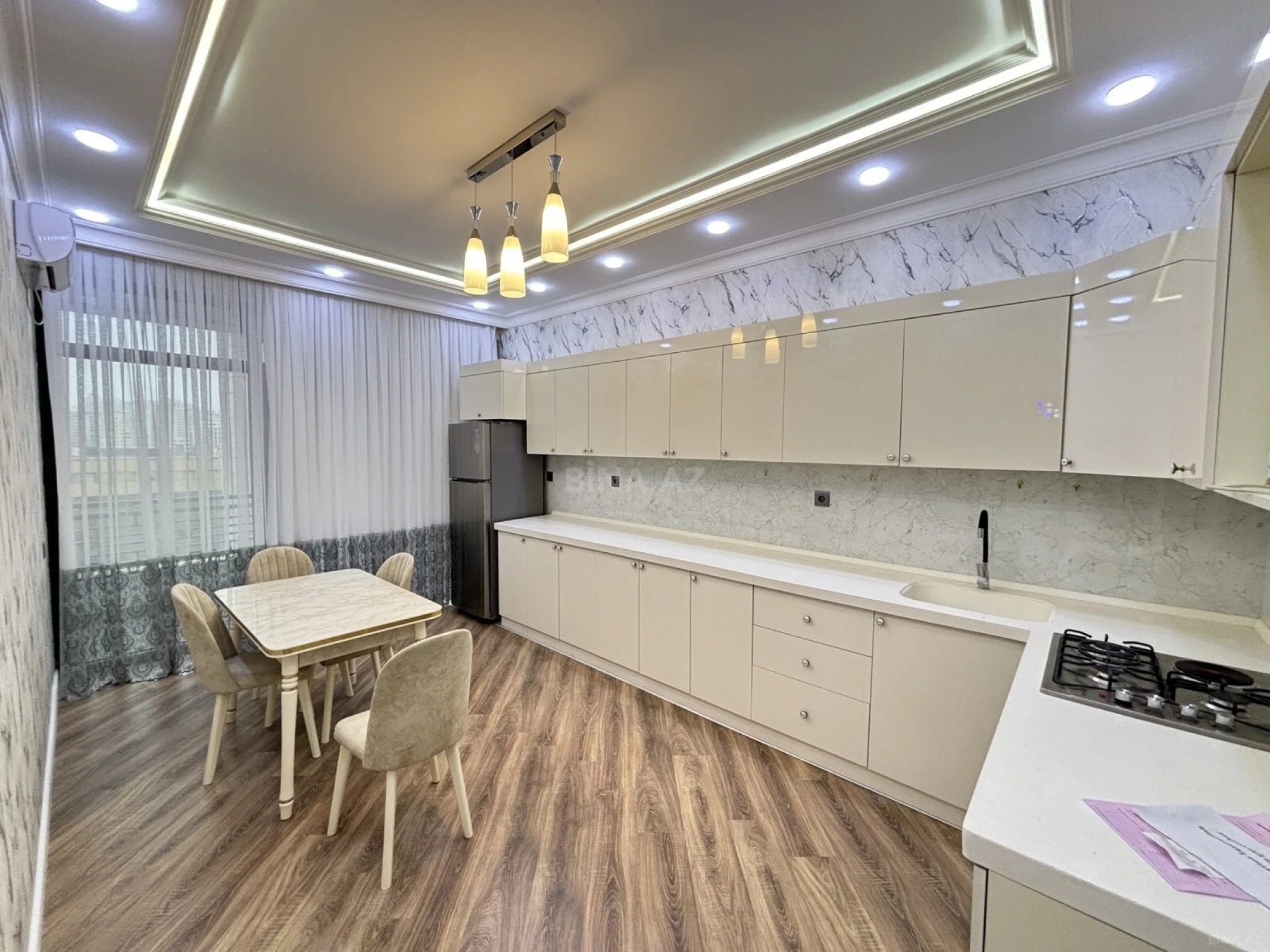Satılır 2 otaqlı mənzil 100 m²