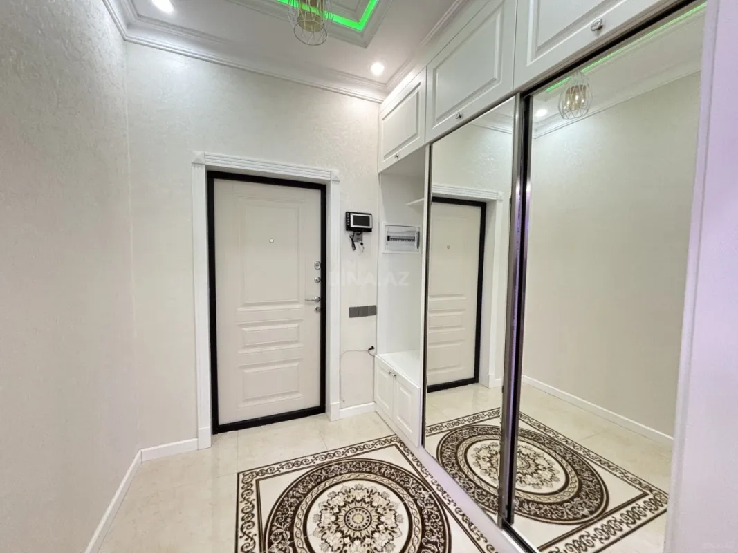 Satılır 2 otaqlı mənzil 100 m²