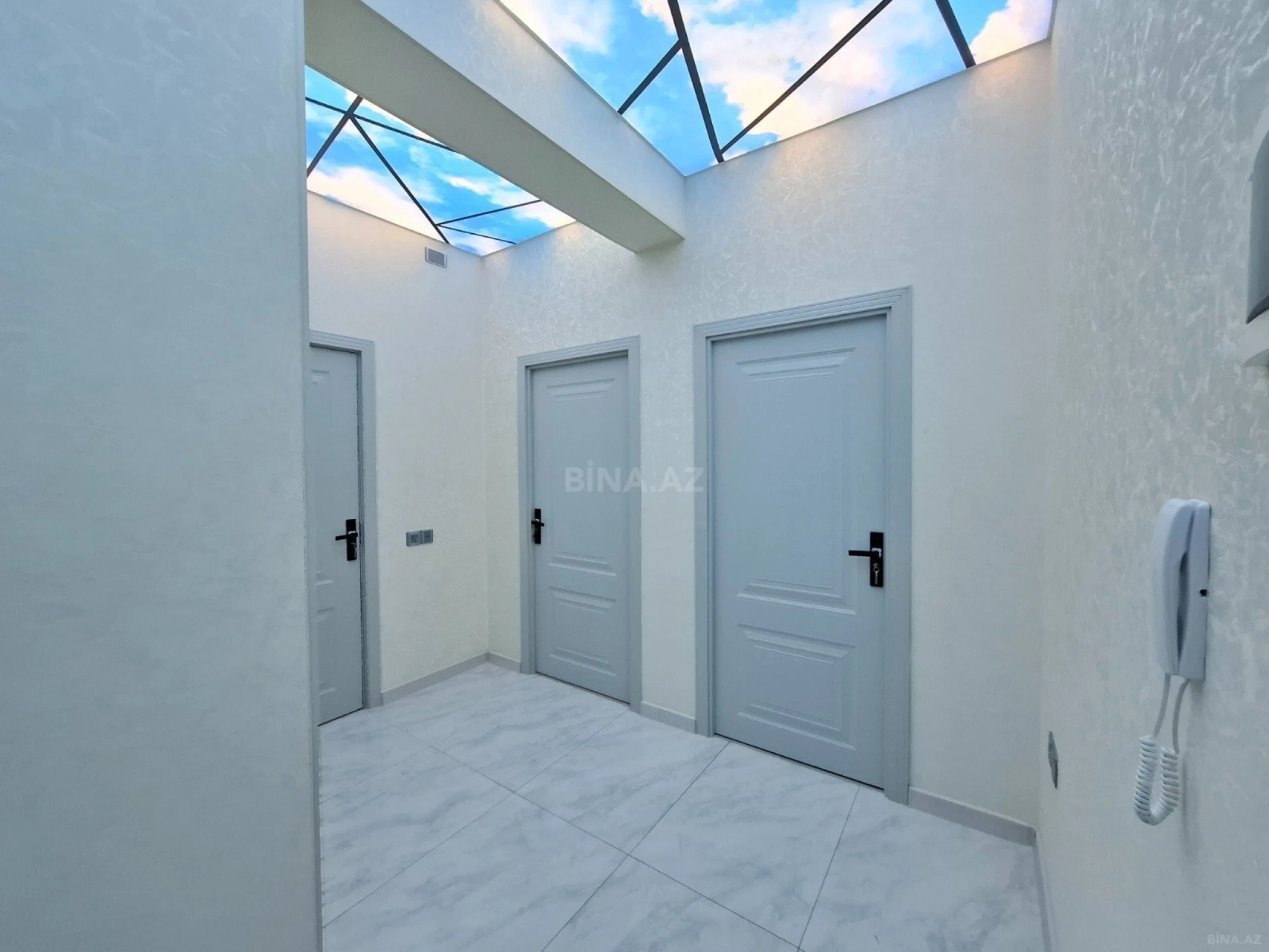 Satılır 2 otaqlı mənzil 66.5 m²