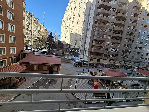 Satılır 2 otaqlı mənzil 66.5 m²