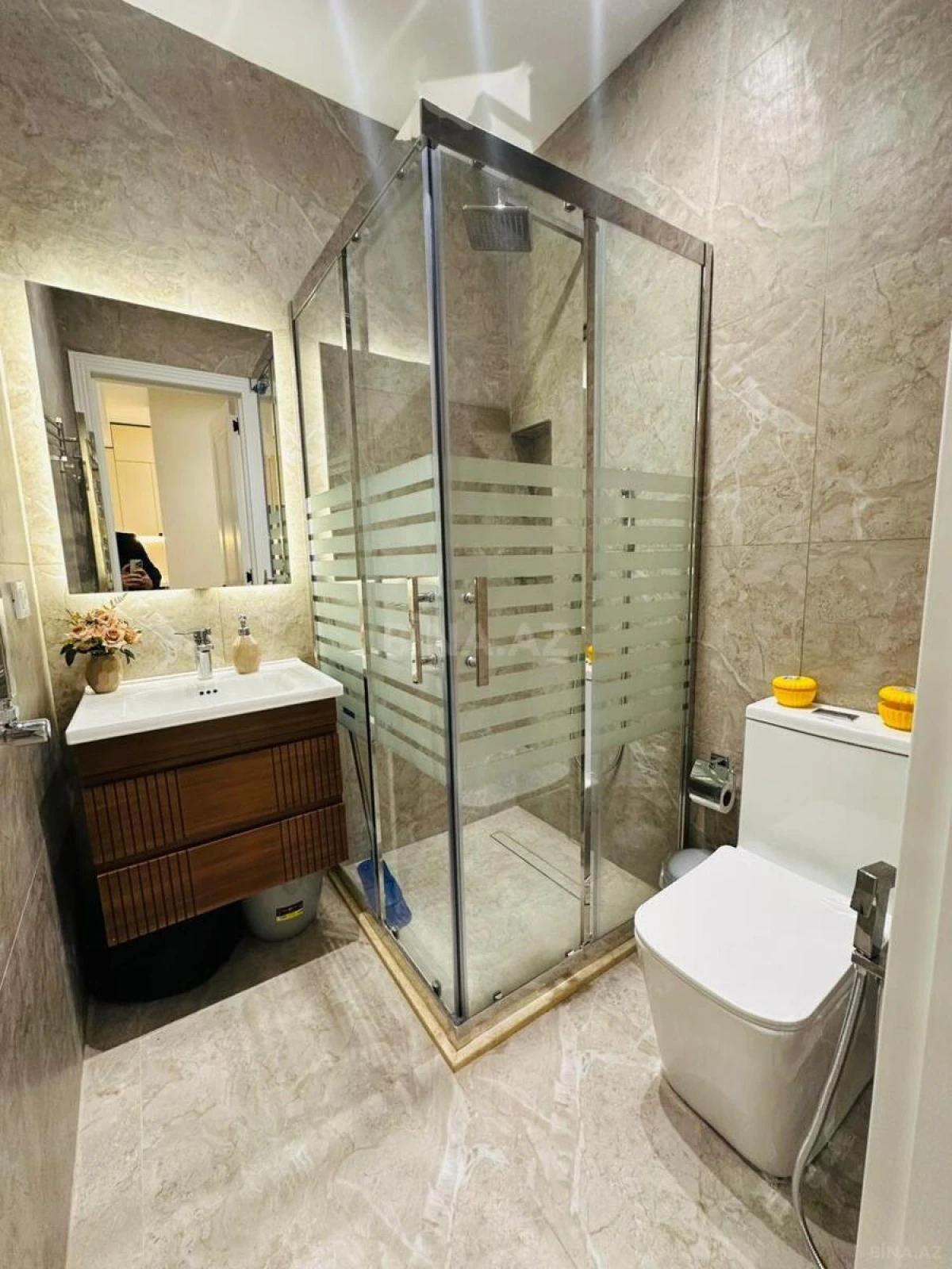 Satılır 2 otaqlı mənzil 64 m²