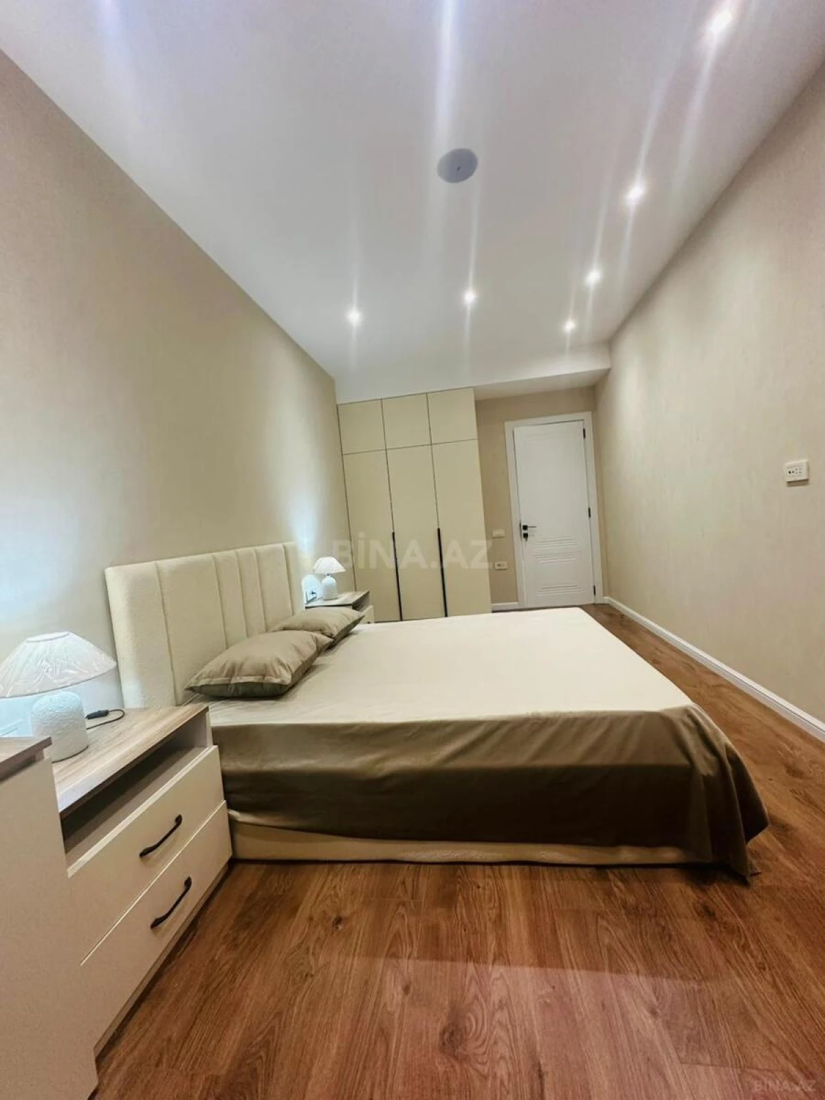 Satılır 2 otaqlı mənzil 64 m²