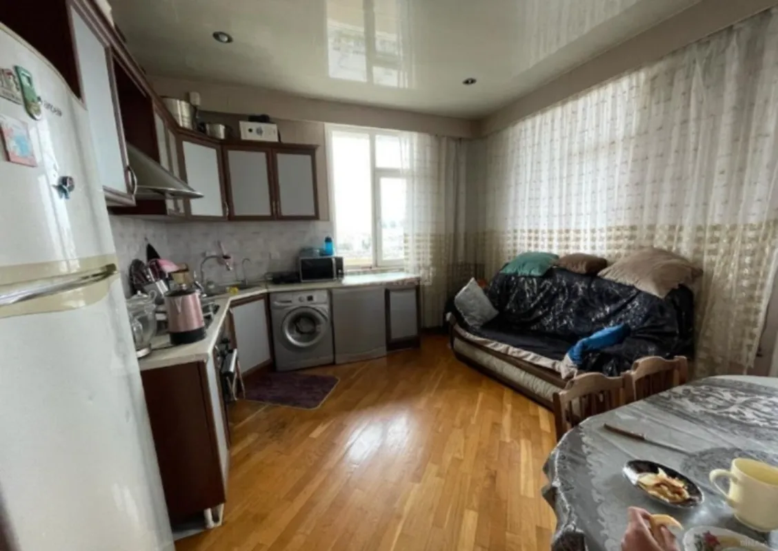 Satılır 4 otaqlı mənzil 156 m²