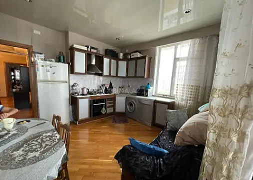 Satılır 4 otaqlı mənzil 156 m²