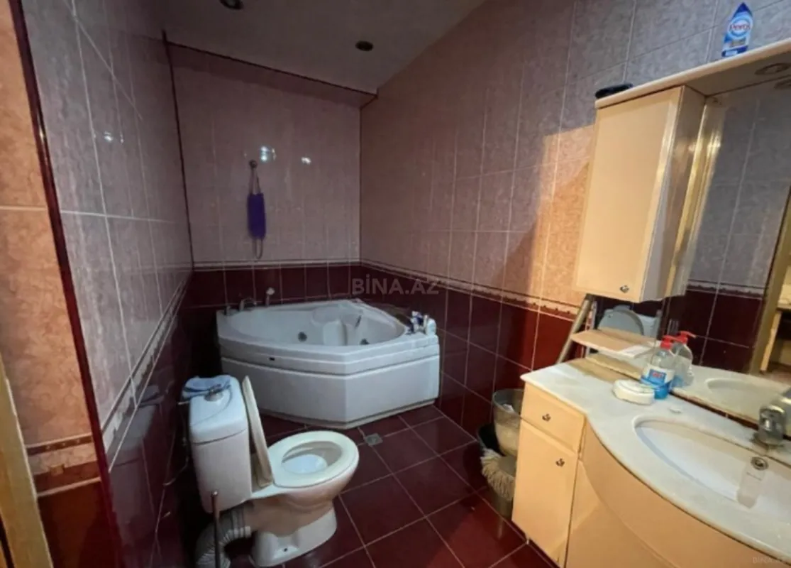 Satılır 4 otaqlı mənzil 156 m²