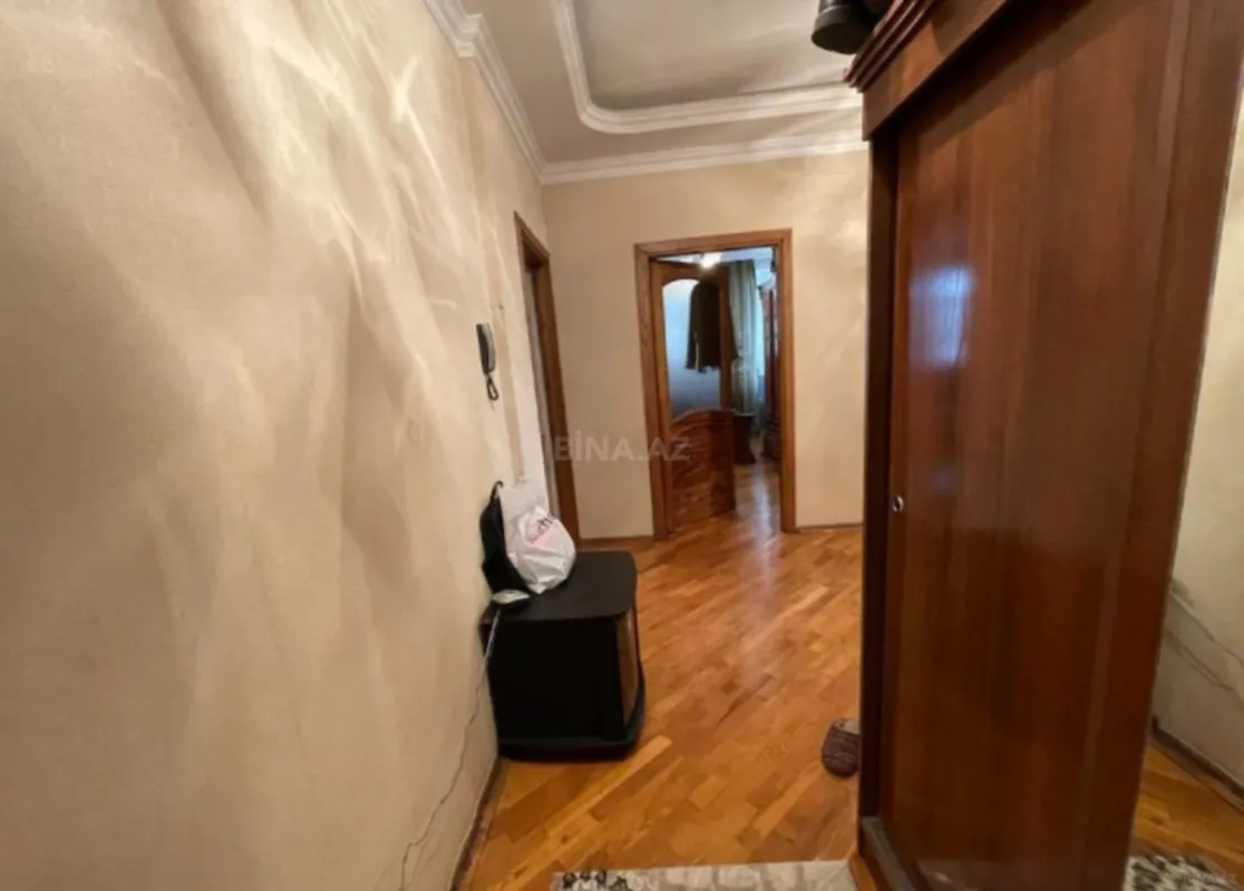 Satılır 4 otaqlı mənzil 156 m²