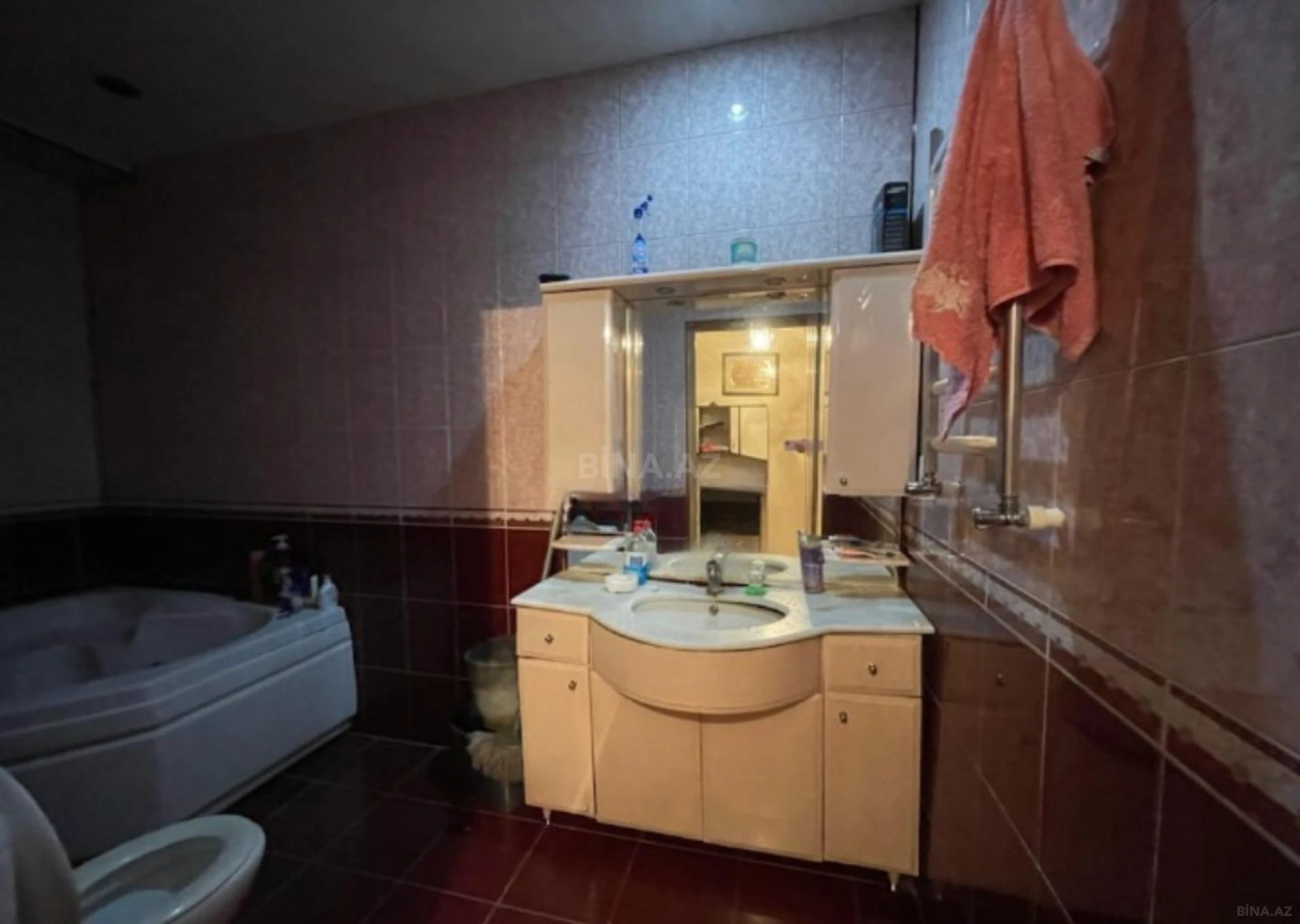 Satılır 4 otaqlı mənzil 156 m²