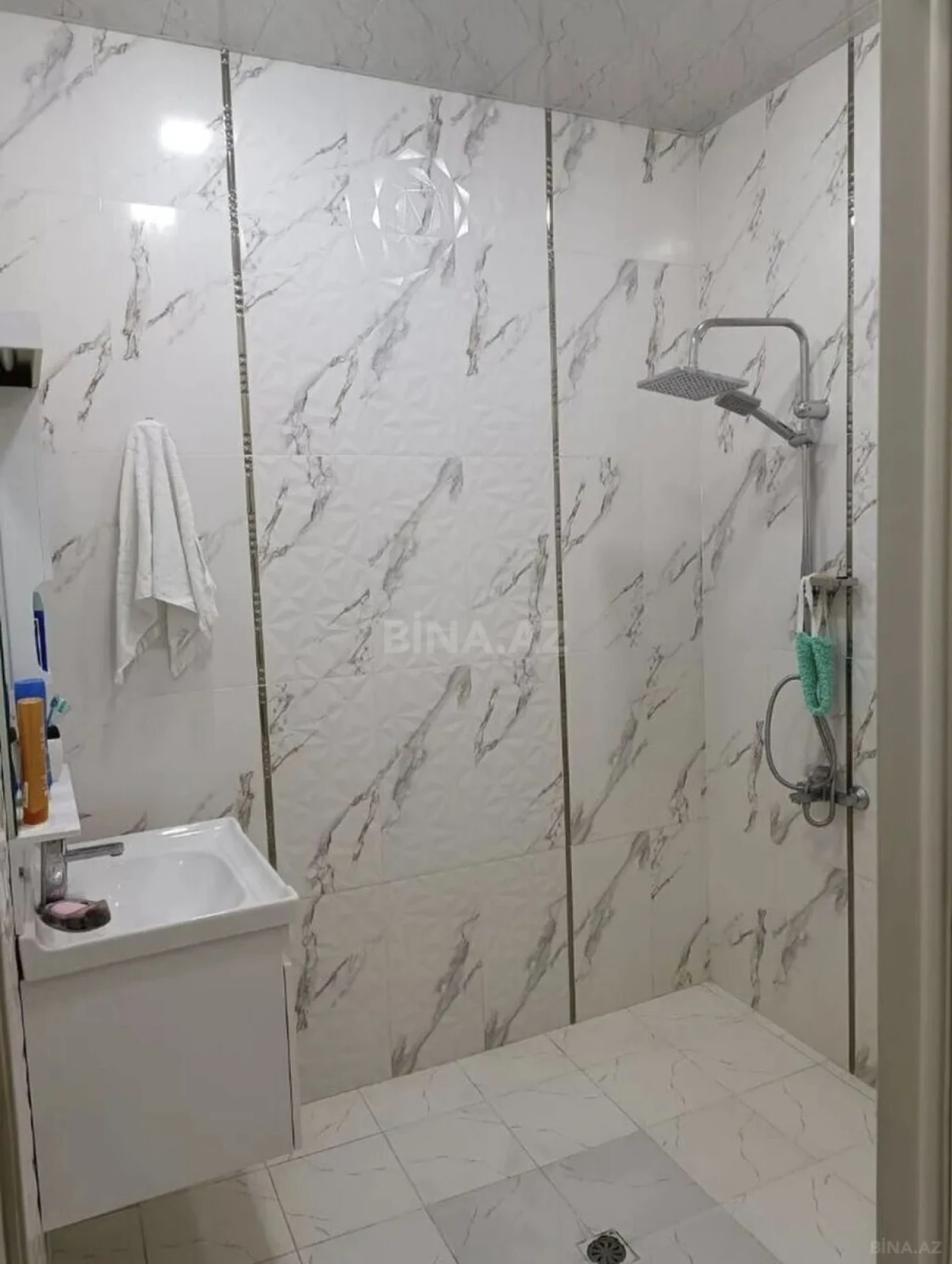 Satılır 3 otaqlı mənzil 105 m²