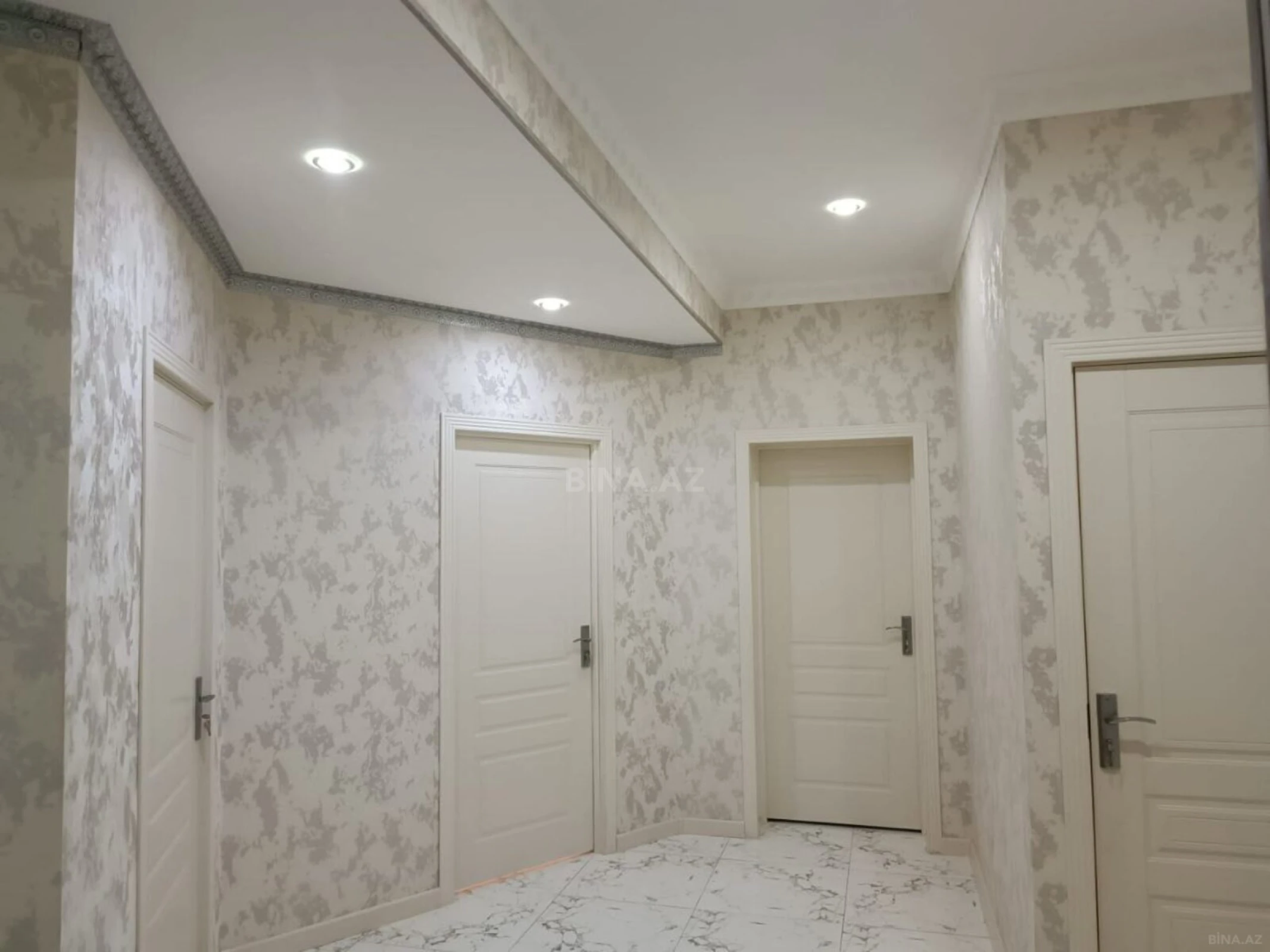 Satılır 3 otaqlı mənzil 105 m²