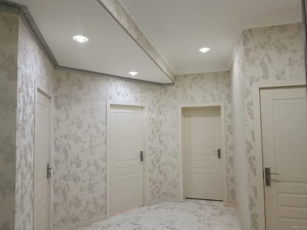 Satılır 3 otaqlı mənzil 105 m²