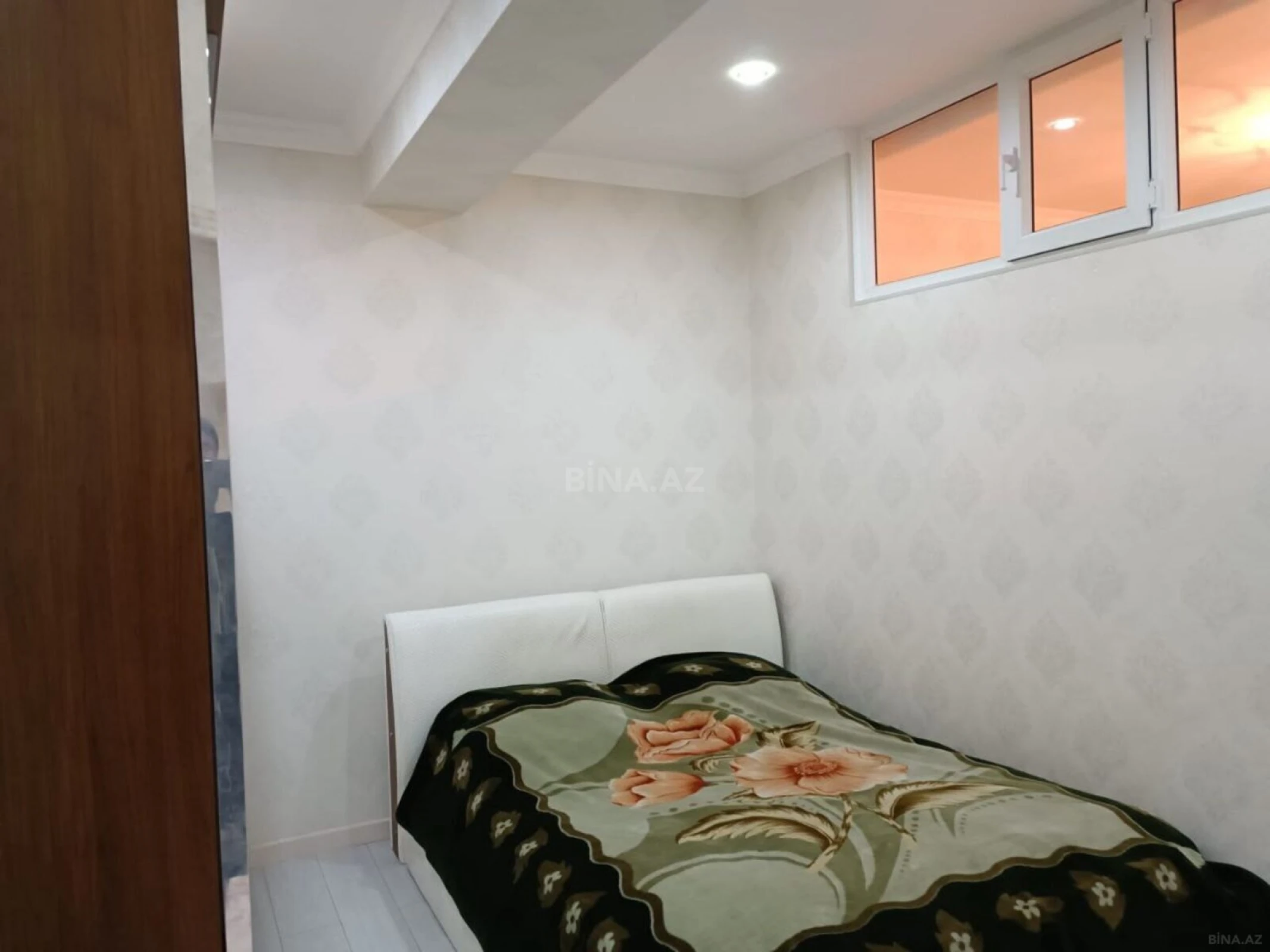 Satılır 3 otaqlı mənzil 105 m²