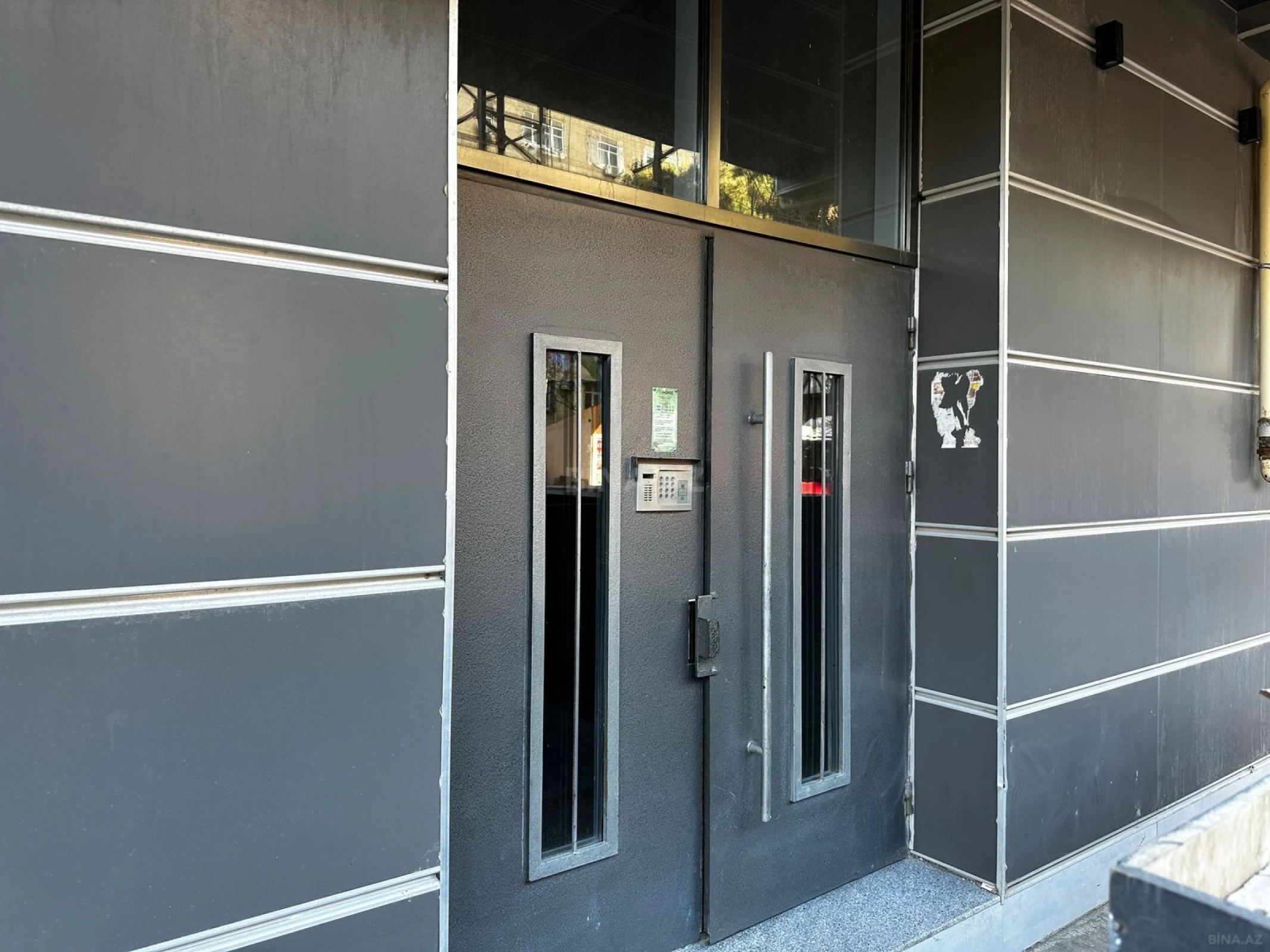 Satılır 2 otaqlı mənzil 91 m²