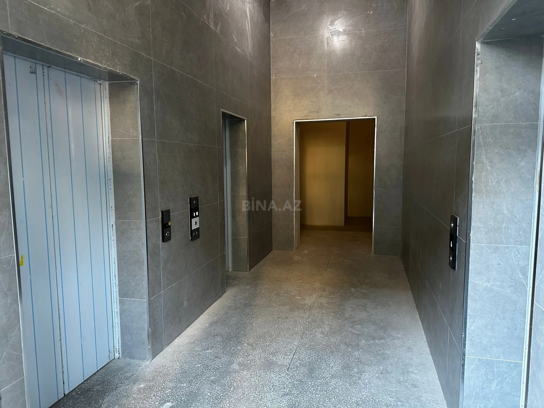 Satılır 2 otaqlı mənzil 91 m²