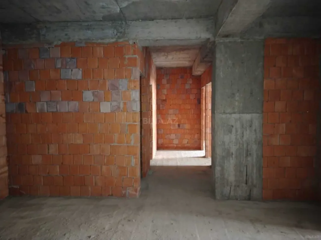 Satılır 3 otaqlı mənzil 163 m²