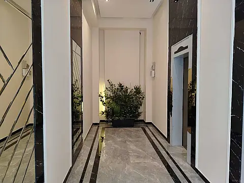 Satılır 3 otaqlı mənzil 163 m²