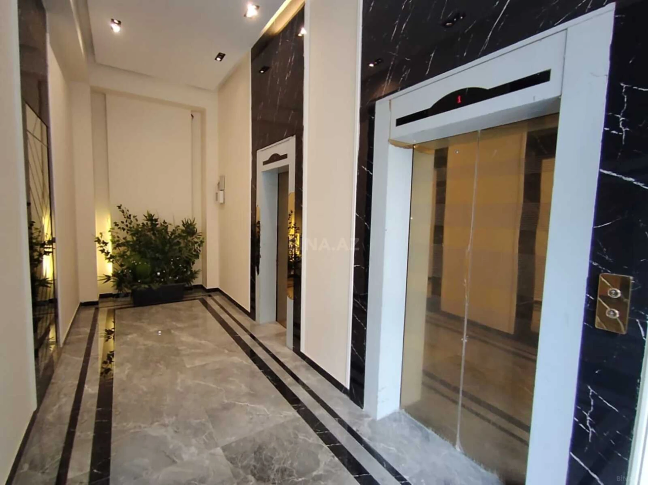 Satılır 3 otaqlı mənzil 163 m²