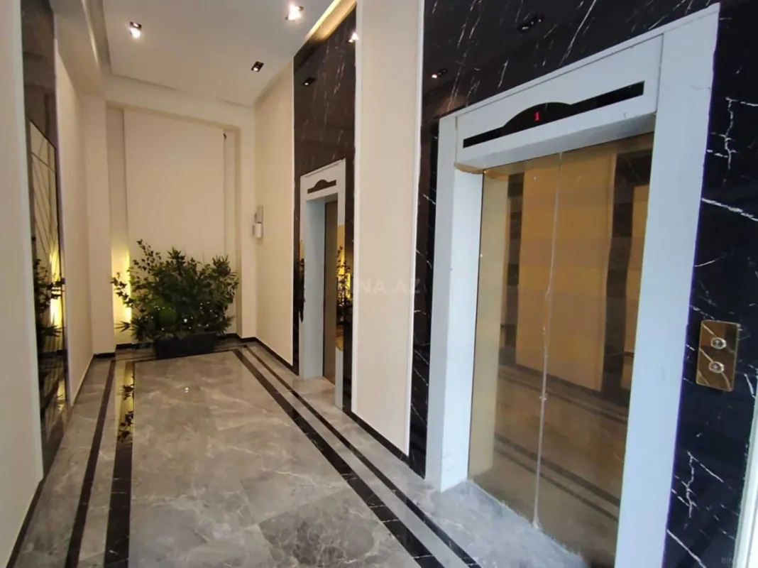 Satılır 3 otaqlı mənzil 163 m²
