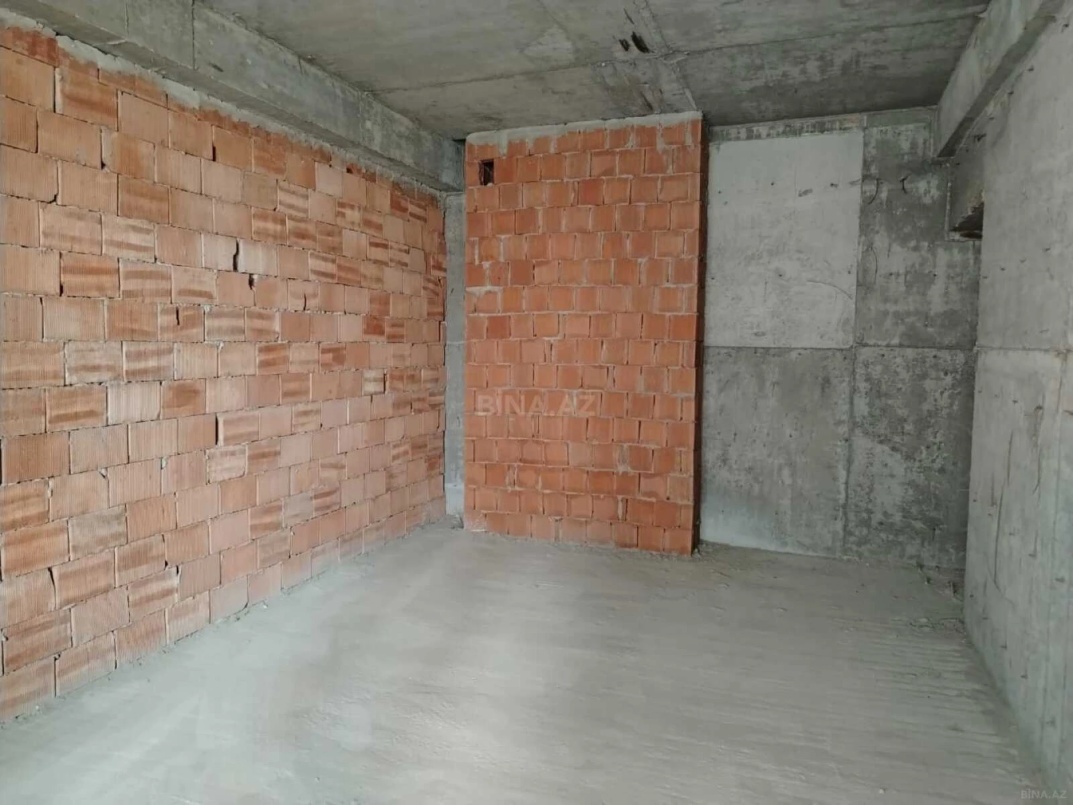 Satılır 3 otaqlı mənzil 163 m²