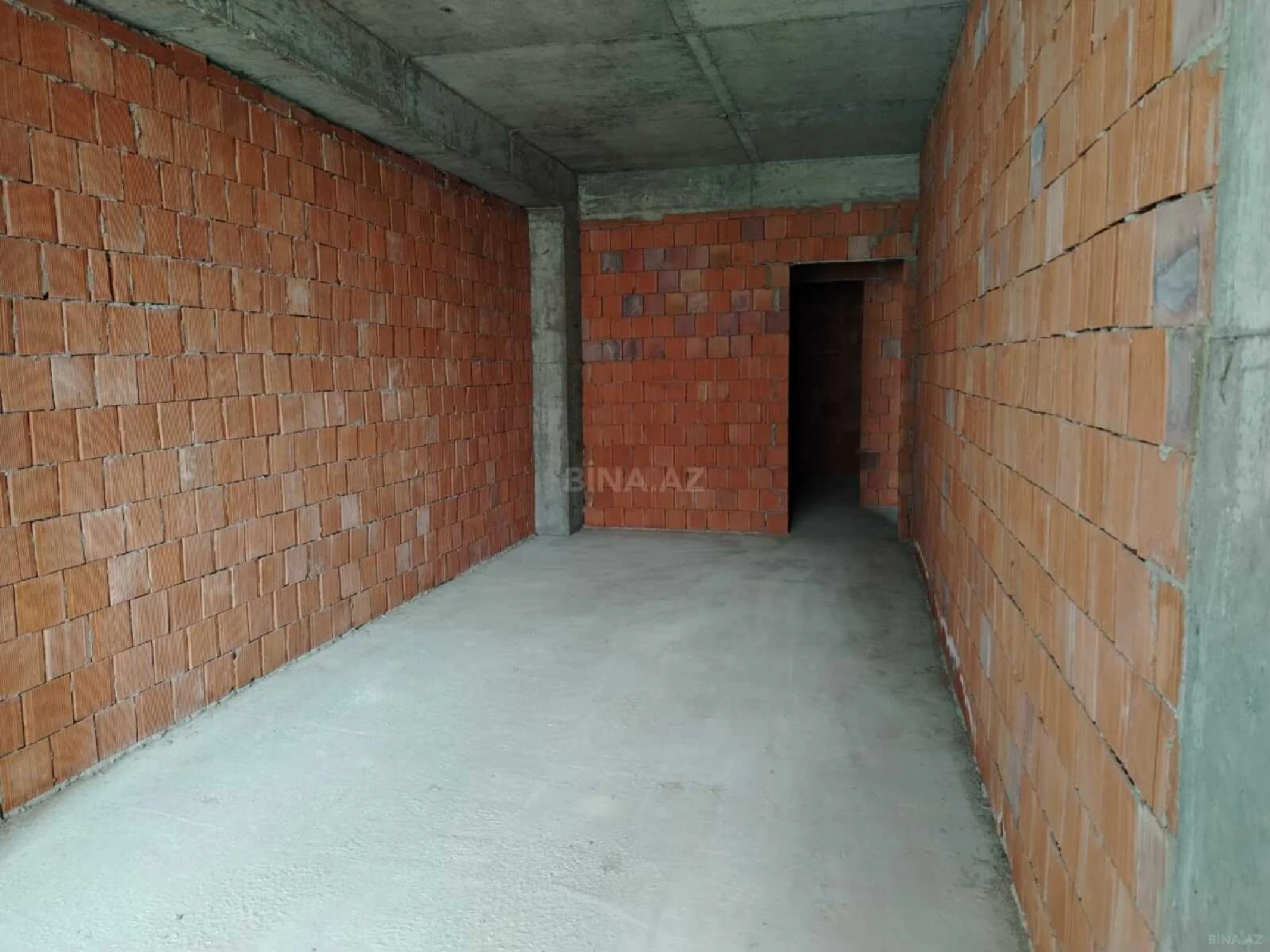 Satılır 3 otaqlı mənzil 163 m²
