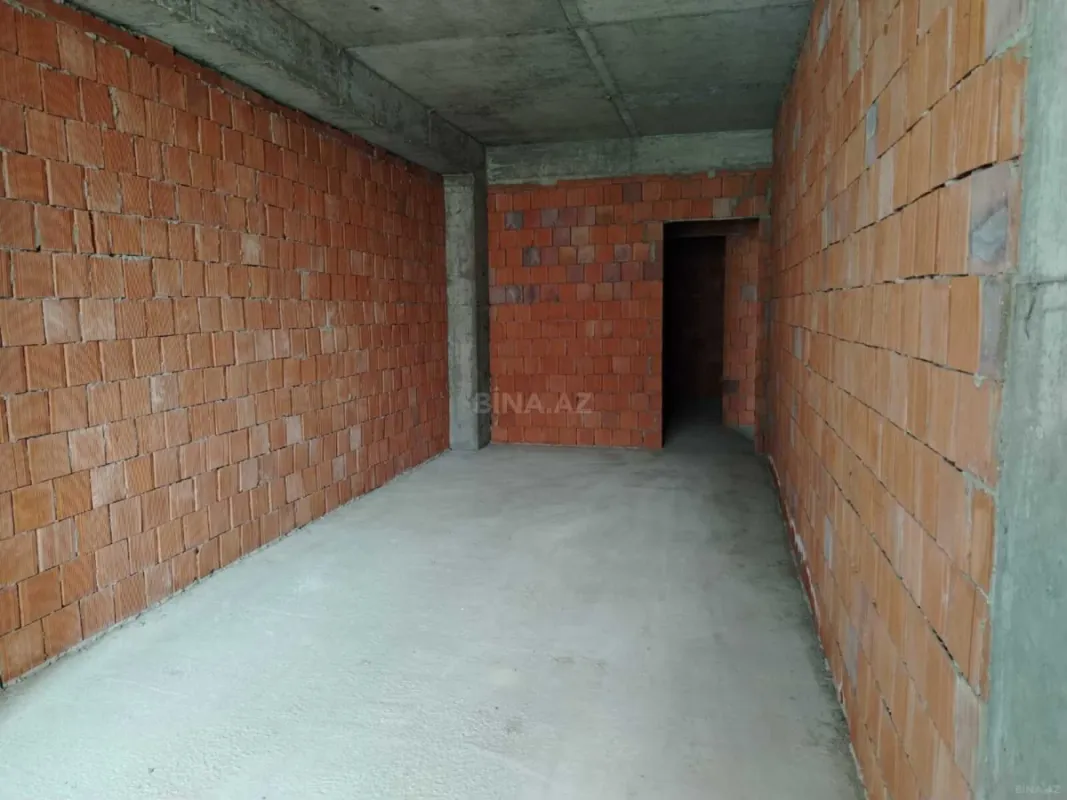 Satılır 3 otaqlı mənzil 163 m²